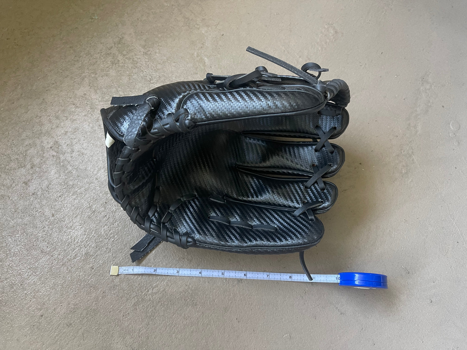 How to Measure a Baseball Glove