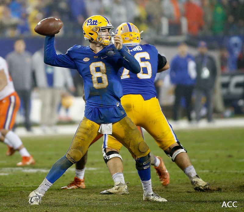 How to Throw, Catch, and Kick a Football Like The Pros