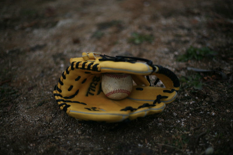 What's The Difference Between An Infield & Outfield Baseball Glove?