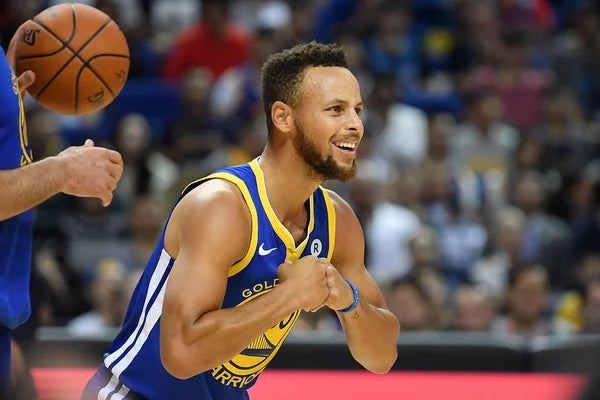 How Does Steph Curry Shoot A Basketball & Why Is He So Good?